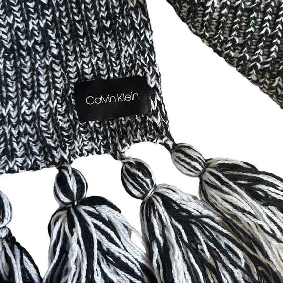 Calvin Klein Marled Chunky Knit Scarf Long Black Fringe Pom Pom Wool Blend - Picture 3 of 8